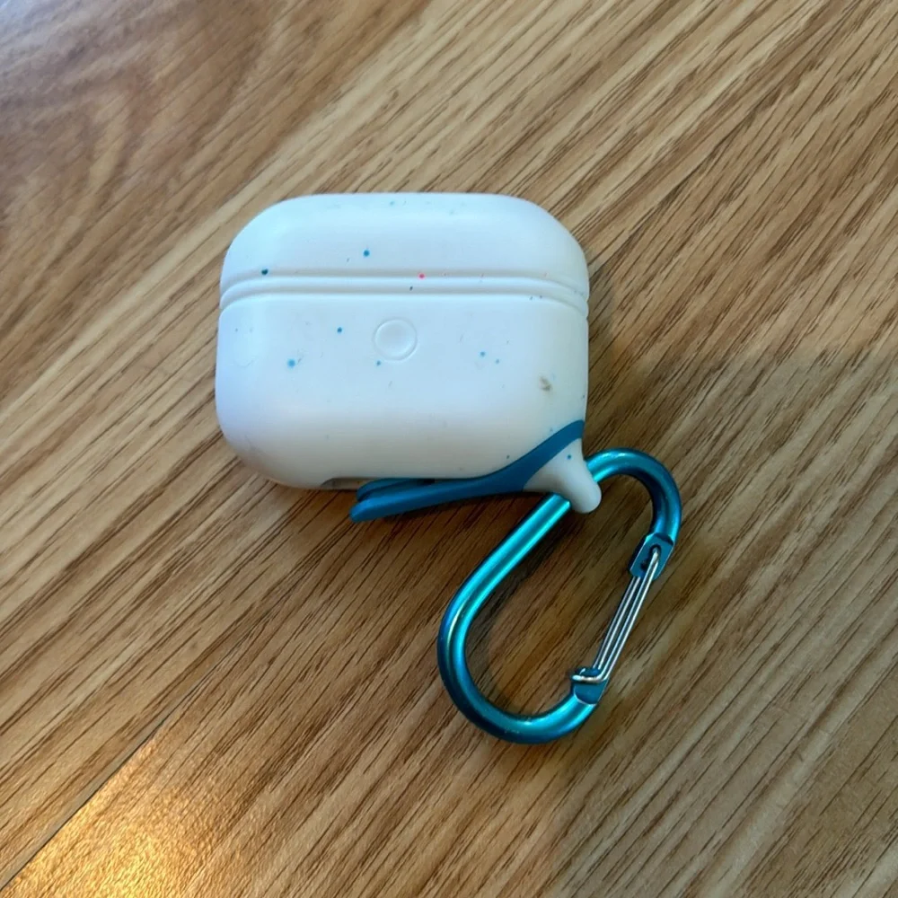 Catalyst AirPod Pro Shock proof case - Picture 3 of 5